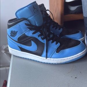 Jordan Men's Shoes - Black and Blue